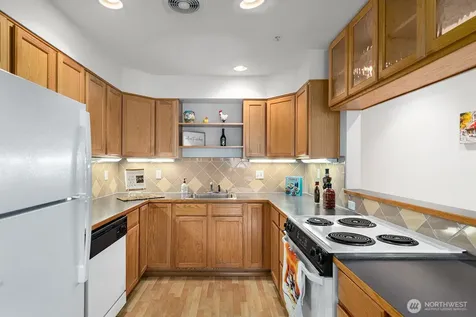 9517 35th Avenue NE Seattle WA 98115