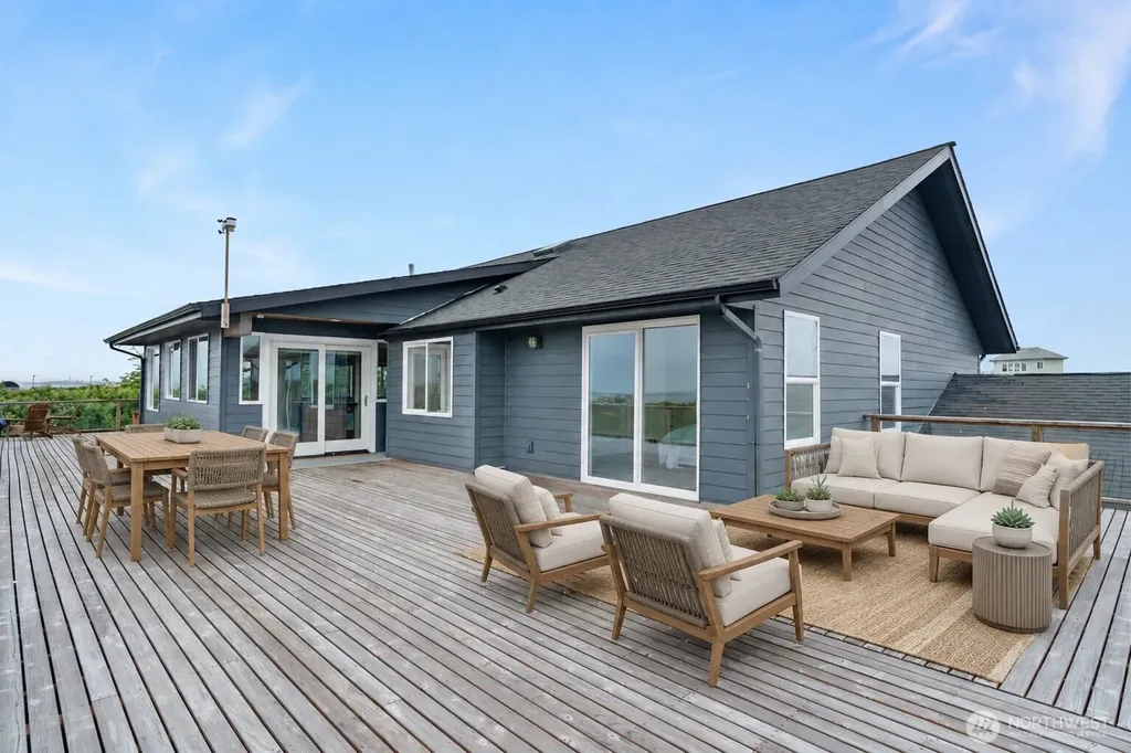 1408 E Ocean Shores Boulevard SW Ocean Shores WA 98569