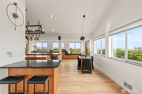 1408 E Ocean Shores Boulevard SW Ocean Shores WA 98569