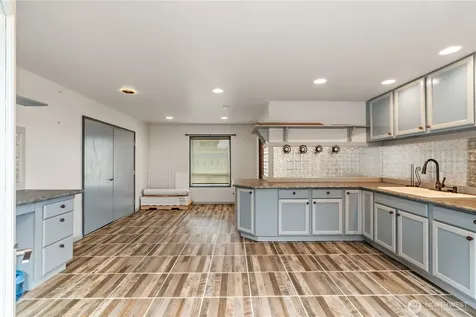 1408 E Ocean Shores Boulevard SW Ocean Shores WA 98569