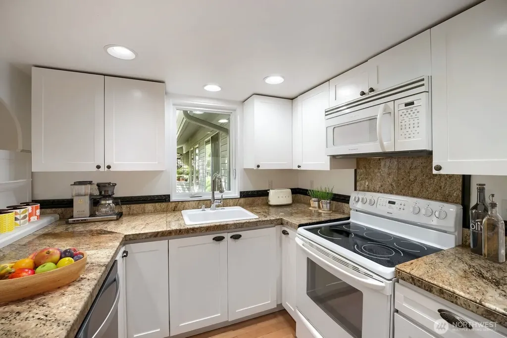 1220 6th Avenue S Edmonds WA 98020