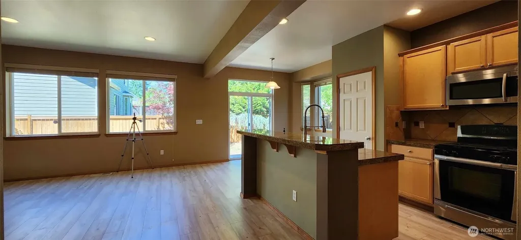 12956 NE 200th Place Woodinville WA 98072