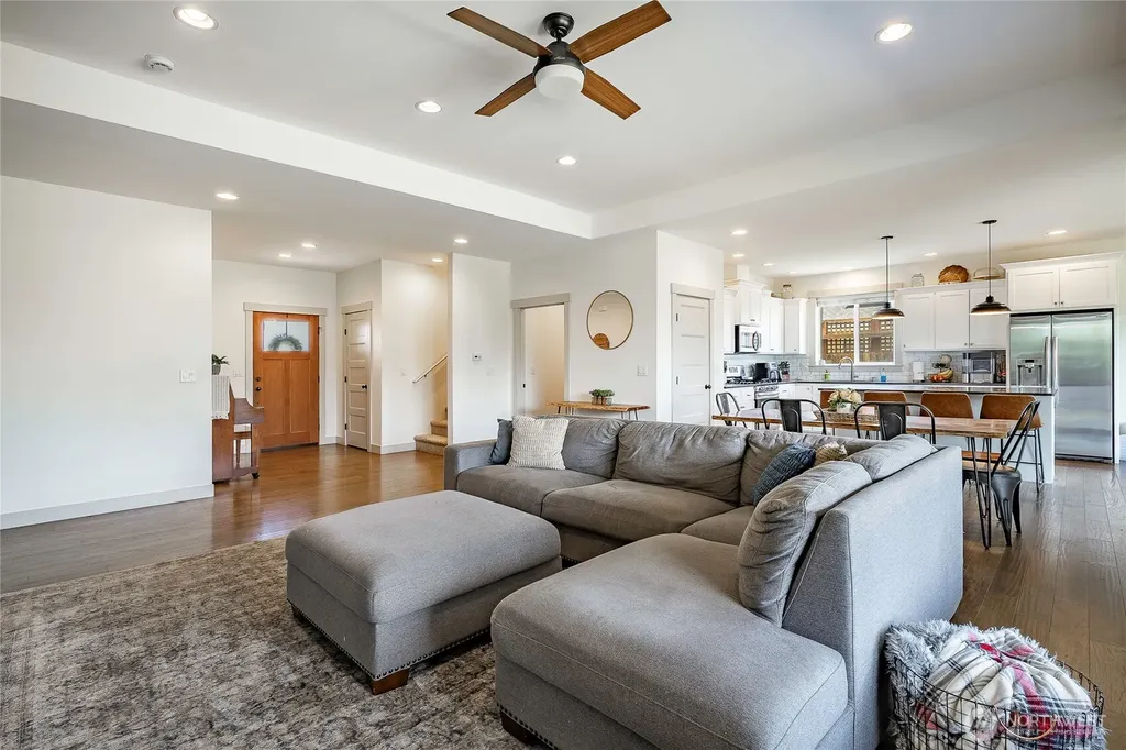 2082 Woodsman Drive Lynden WA 98264