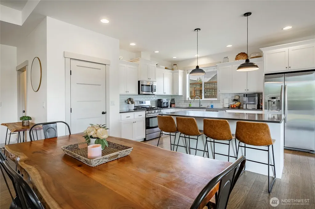 2082 Woodsman Drive Lynden WA 98264