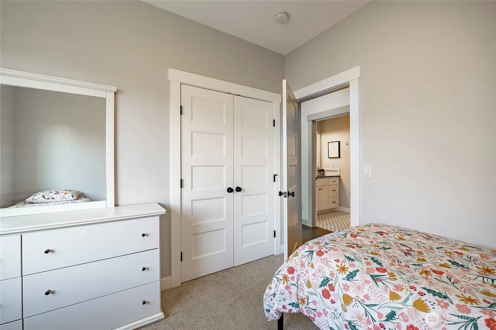 2082 Woodsman Drive Lynden WA 98264