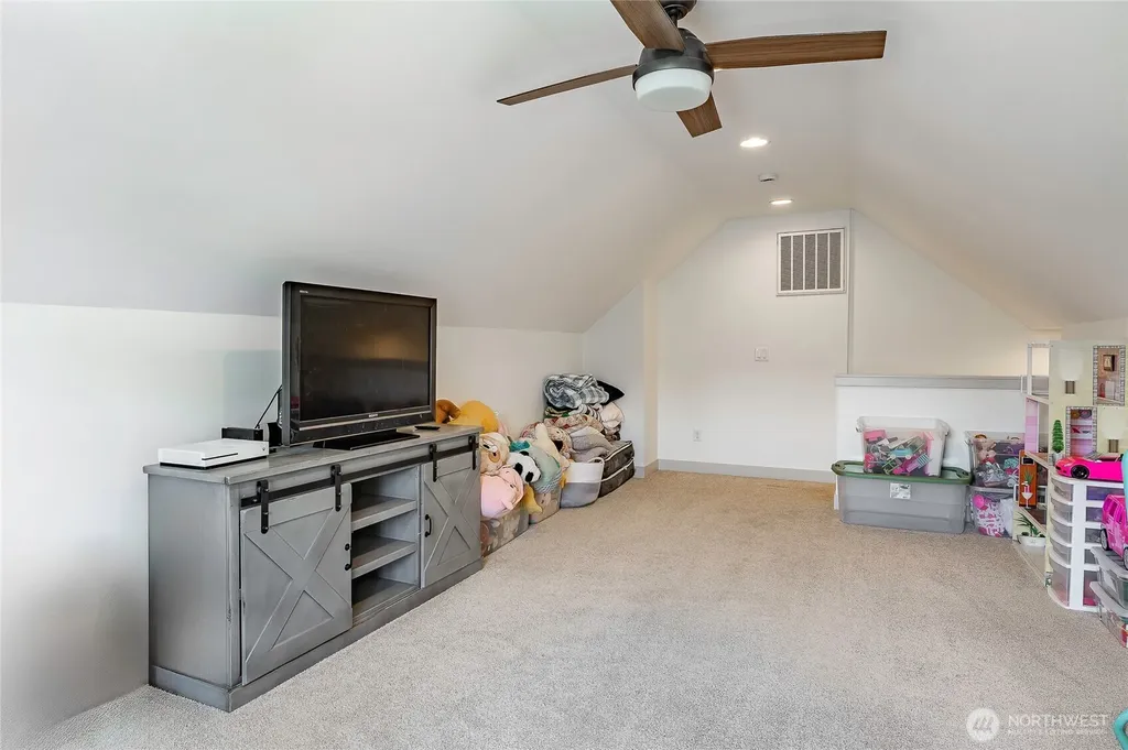 2082 Woodsman Drive Lynden WA 98264
