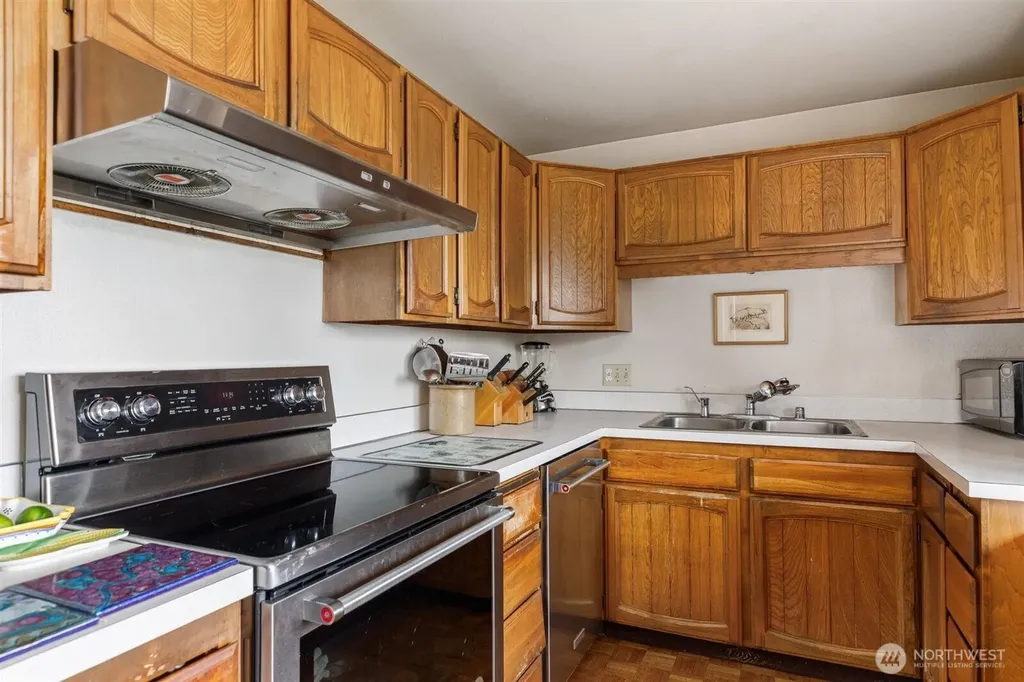 1801 Seaview Avenue Coupeville WA 98239