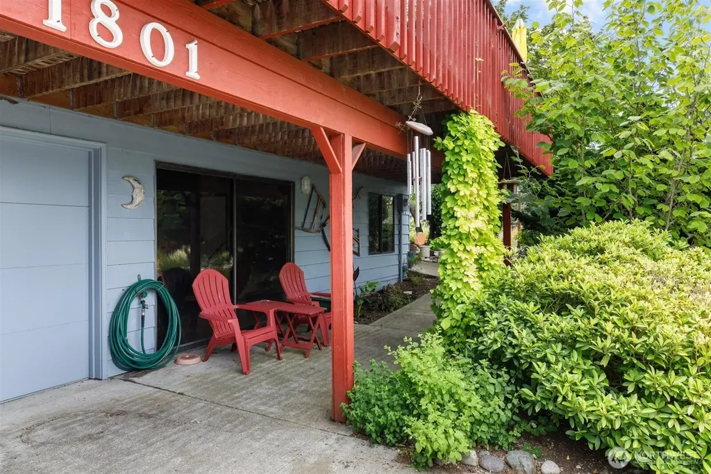 1801 Seaview Avenue Coupeville WA 98239