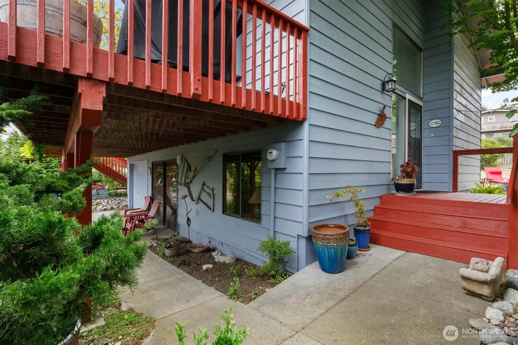 1801 Seaview Avenue Coupeville WA 98239