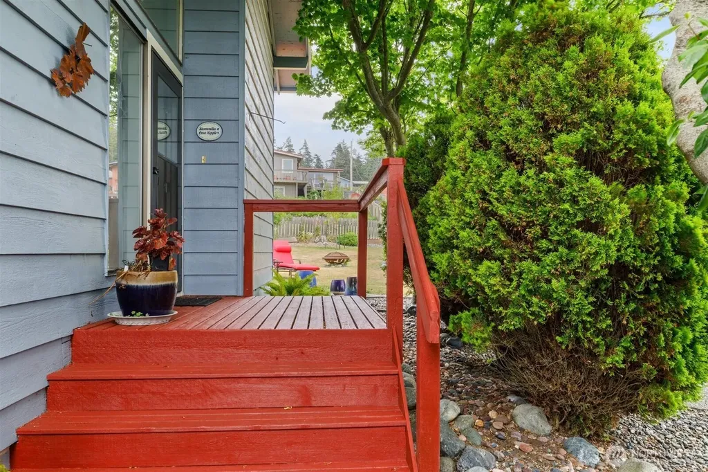 1801 Seaview Avenue Coupeville WA 98239