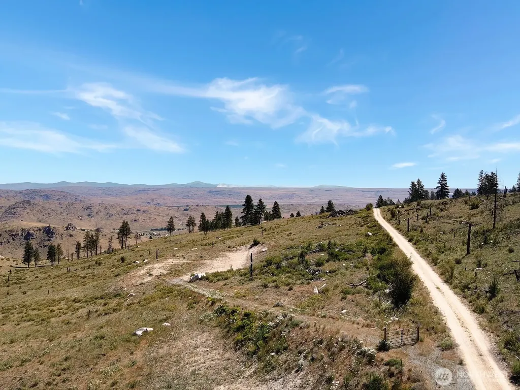 53 E Mountain Point Brewster WA 98812
