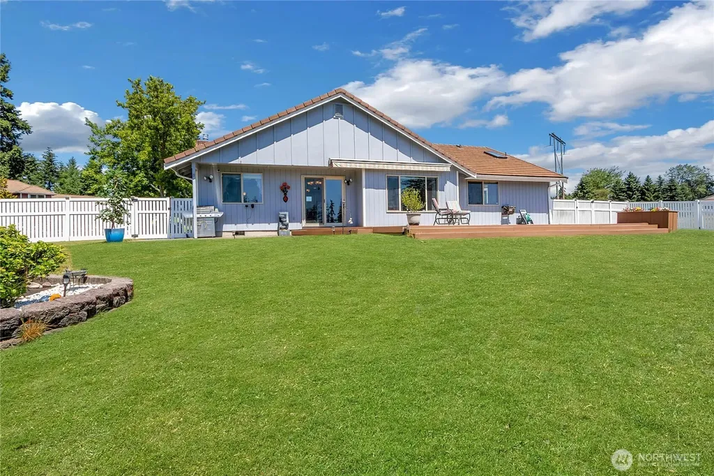4022 151st Street E Tacoma WA 98446