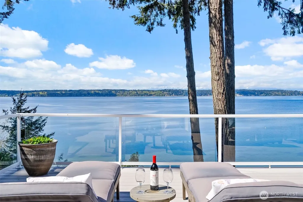 3810 Forest Beach Drive NW Gig Harbor WA 98335