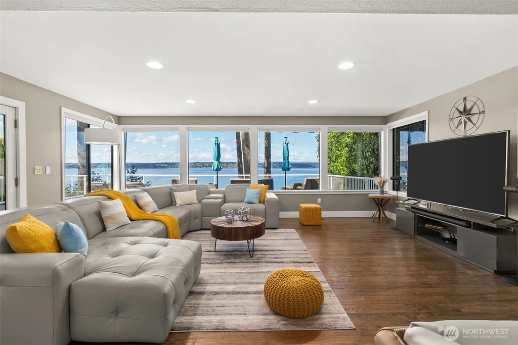 3810 Forest Beach Drive NW Gig Harbor WA 98335