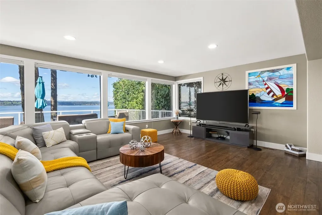 3810 Forest Beach Drive NW Gig Harbor WA 98335