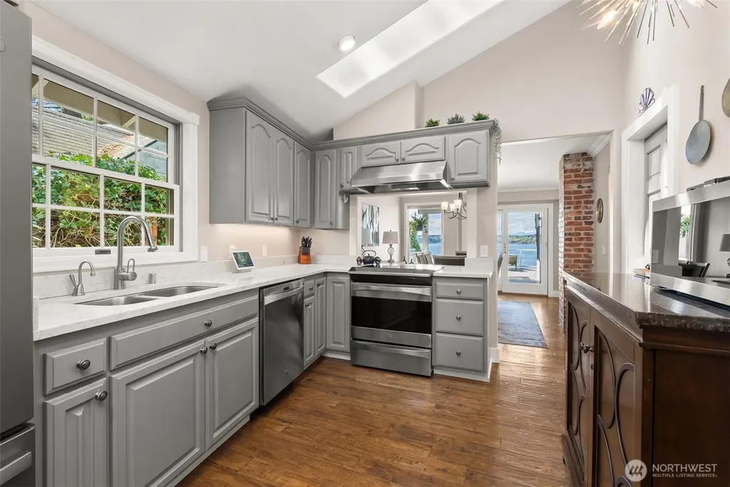 3810 Forest Beach Drive NW Gig Harbor WA 98335