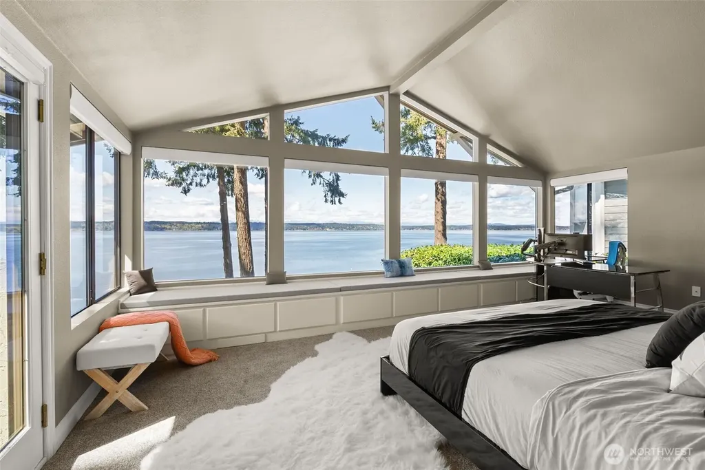 3810 Forest Beach Drive NW Gig Harbor WA 98335