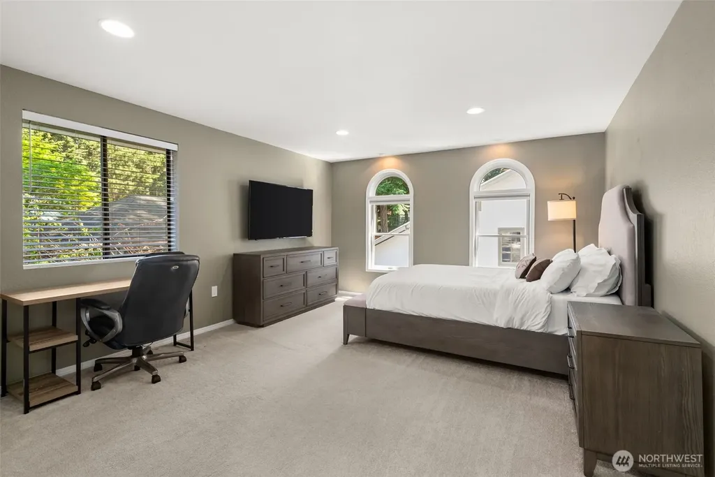 3810 Forest Beach Drive NW Gig Harbor WA 98335