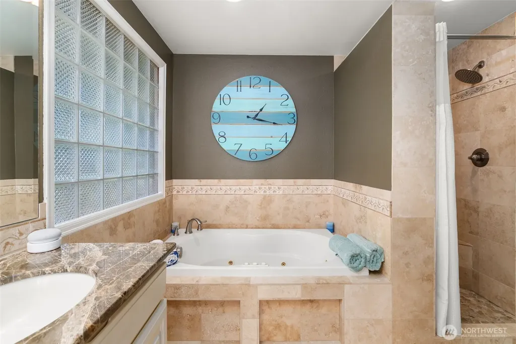 3810 Forest Beach Drive NW Gig Harbor WA 98335