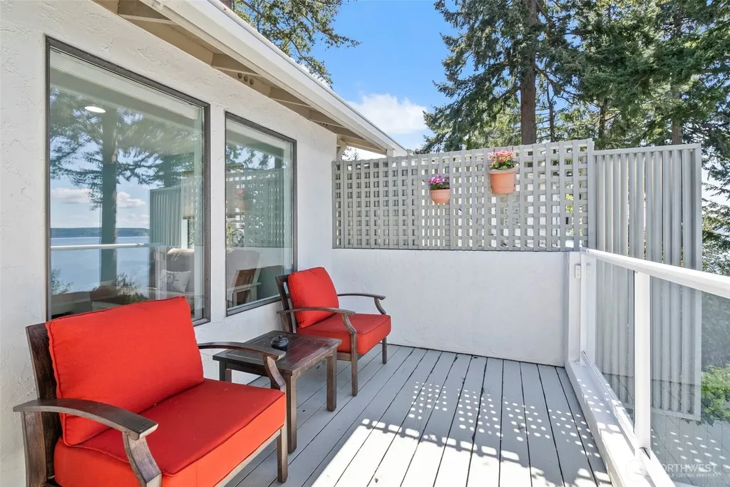 3810 Forest Beach Drive NW Gig Harbor WA 98335
