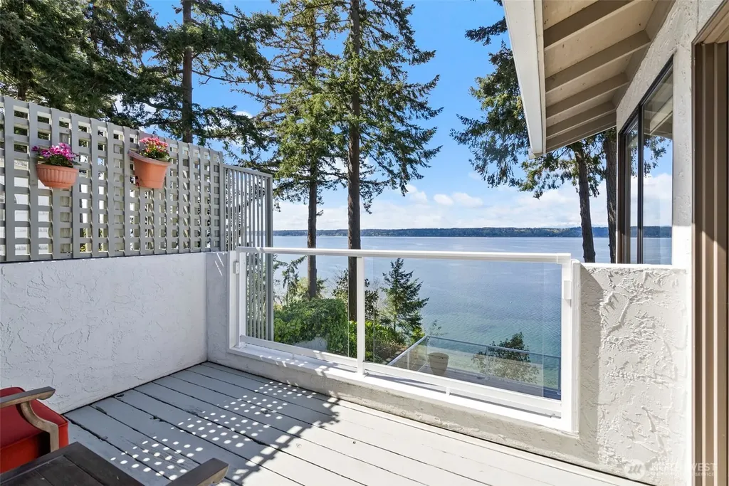 3810 Forest Beach Drive NW Gig Harbor WA 98335
