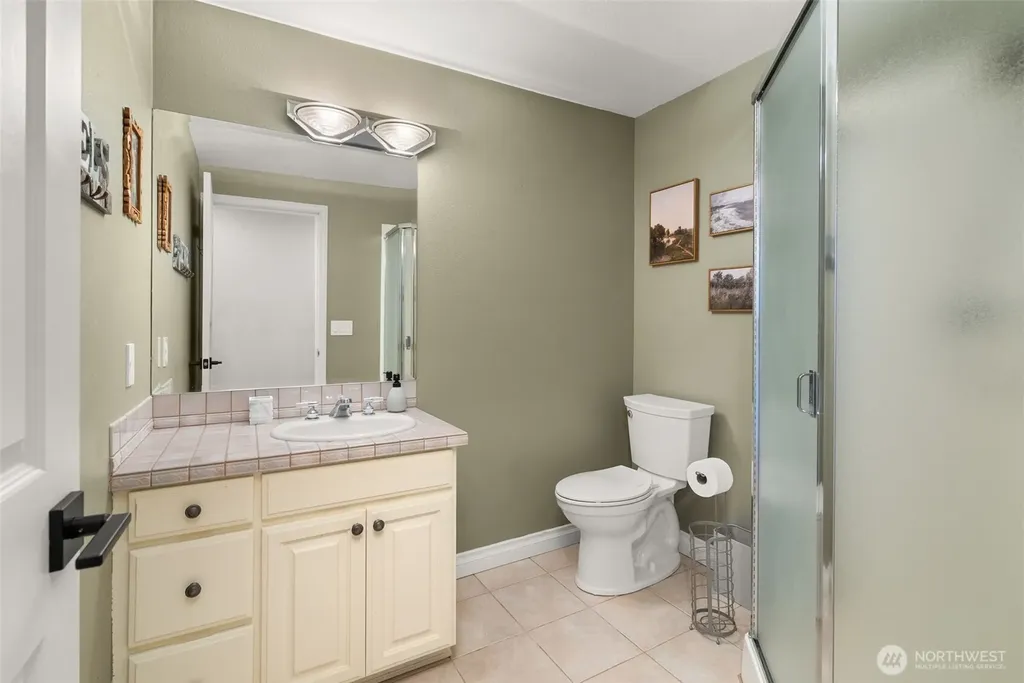 3810 Forest Beach Drive NW Gig Harbor WA 98335
