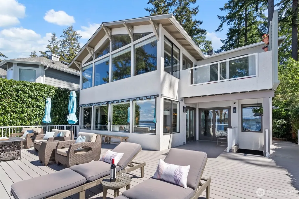 3810 Forest Beach Drive NW Gig Harbor WA 98335