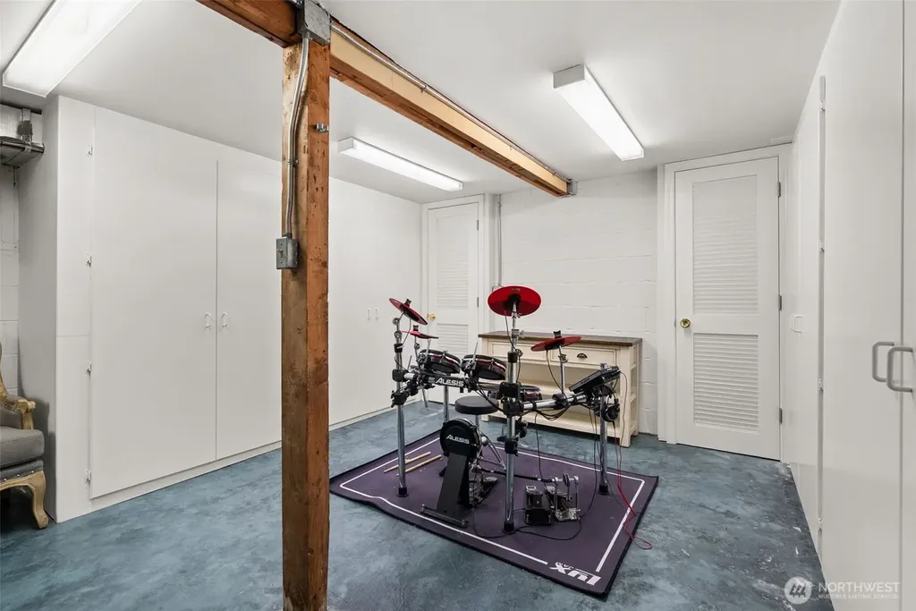 3810 Forest Beach Drive NW Gig Harbor WA 98335