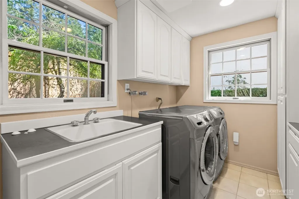3810 Forest Beach Drive NW Gig Harbor WA 98335
