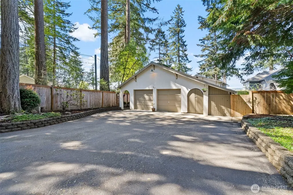 3810 Forest Beach Drive NW Gig Harbor WA 98335