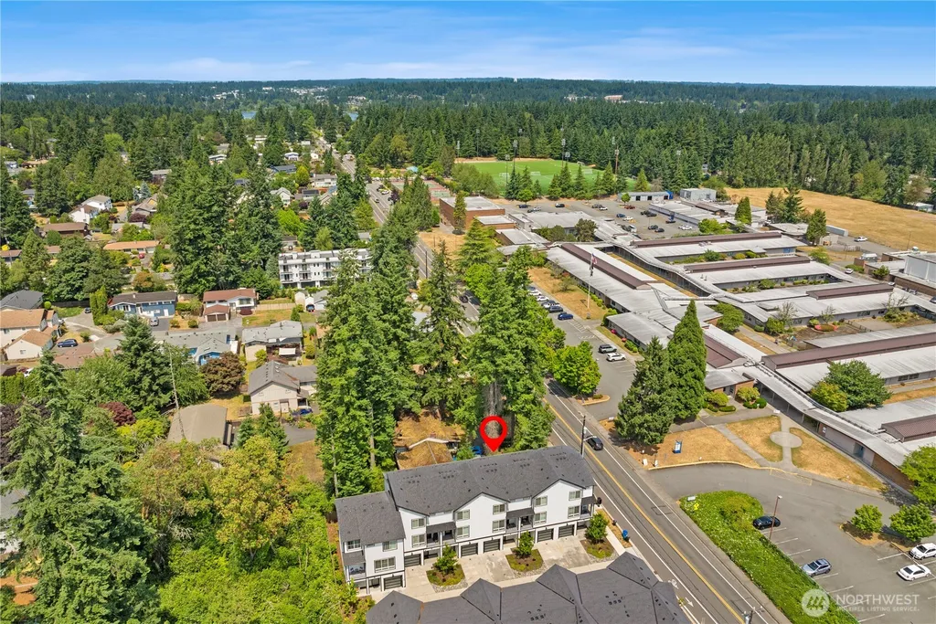 18527 1st Ave NE Shoreline WA 98155