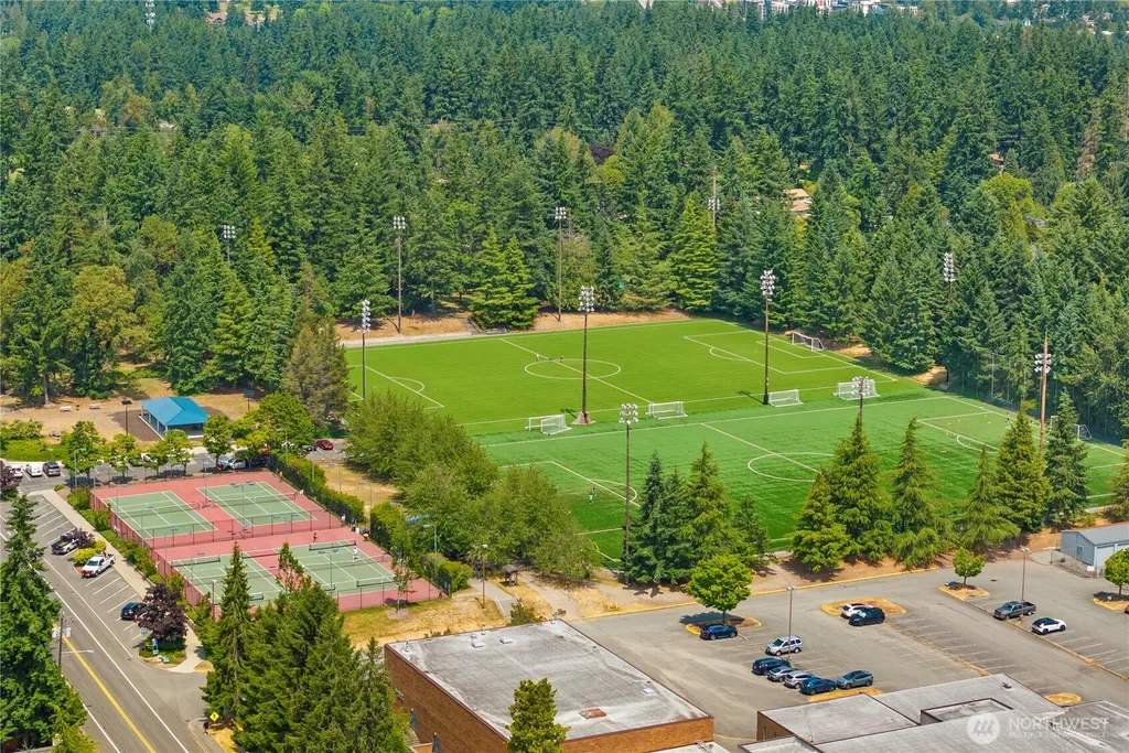 18527 1st Ave NE Shoreline WA 98155