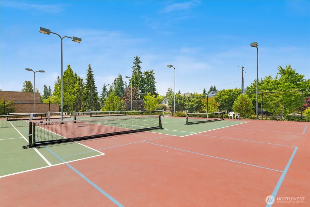 18527 1st Ave NE Shoreline WA 98155