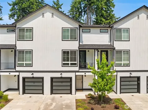 18527 1st Ave NE Shoreline WA 98155
