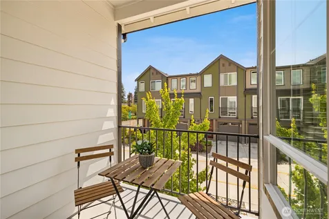 18527 1st Ave NE Shoreline WA 98155