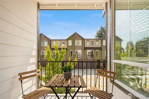 18527 1st Ave NE Shoreline WA 98155