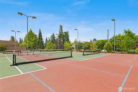 18527 1st Ave NE Shoreline WA 98155