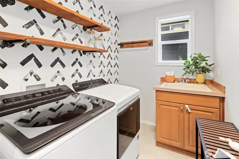 4125 NE 27th Place Renton WA 98059