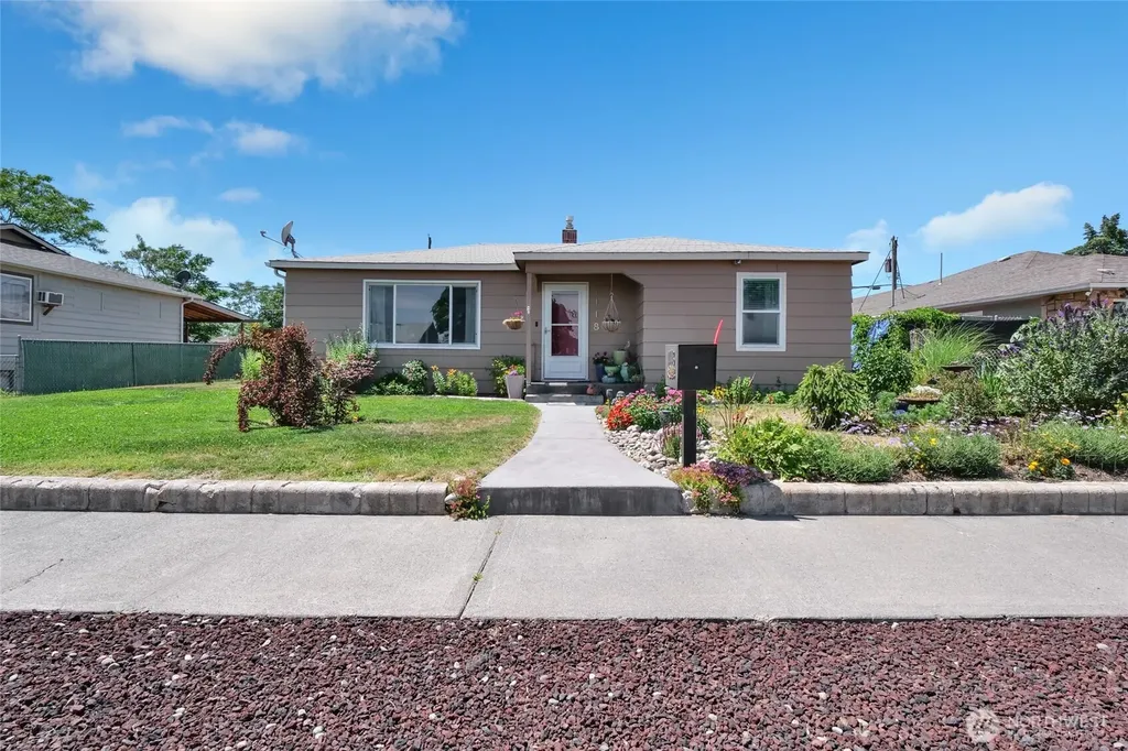 1118 W Cascade Avenue Moses Lake WA 98837
