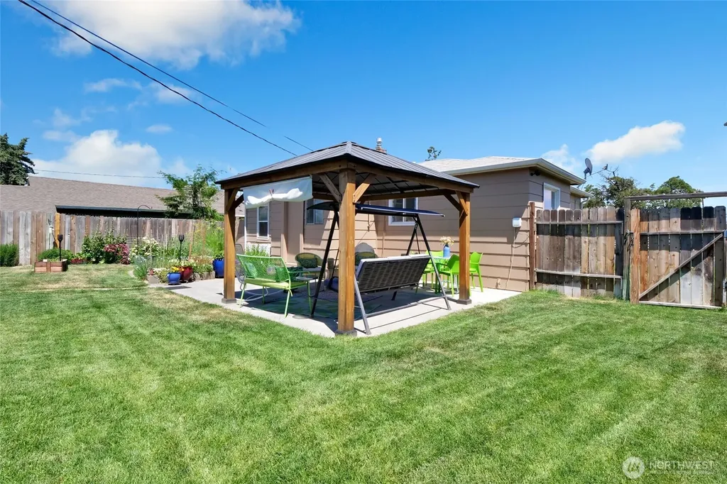 1118 W Cascade Avenue Moses Lake WA 98837