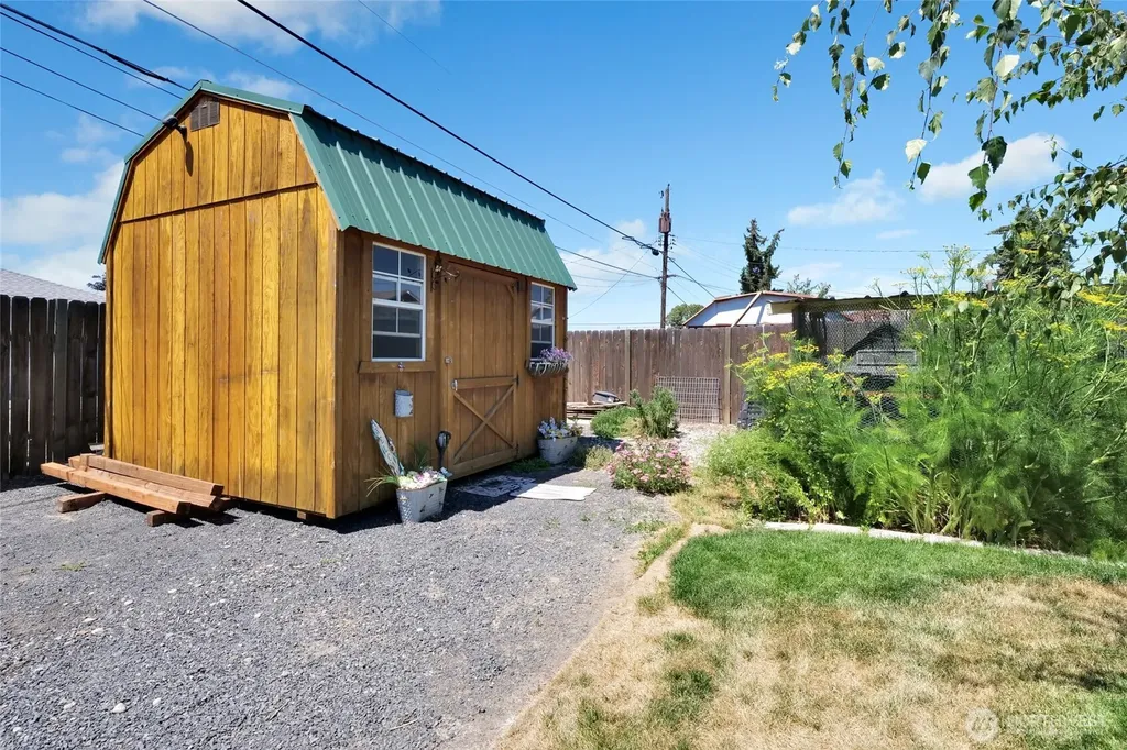 1118 W Cascade Avenue Moses Lake WA 98837
