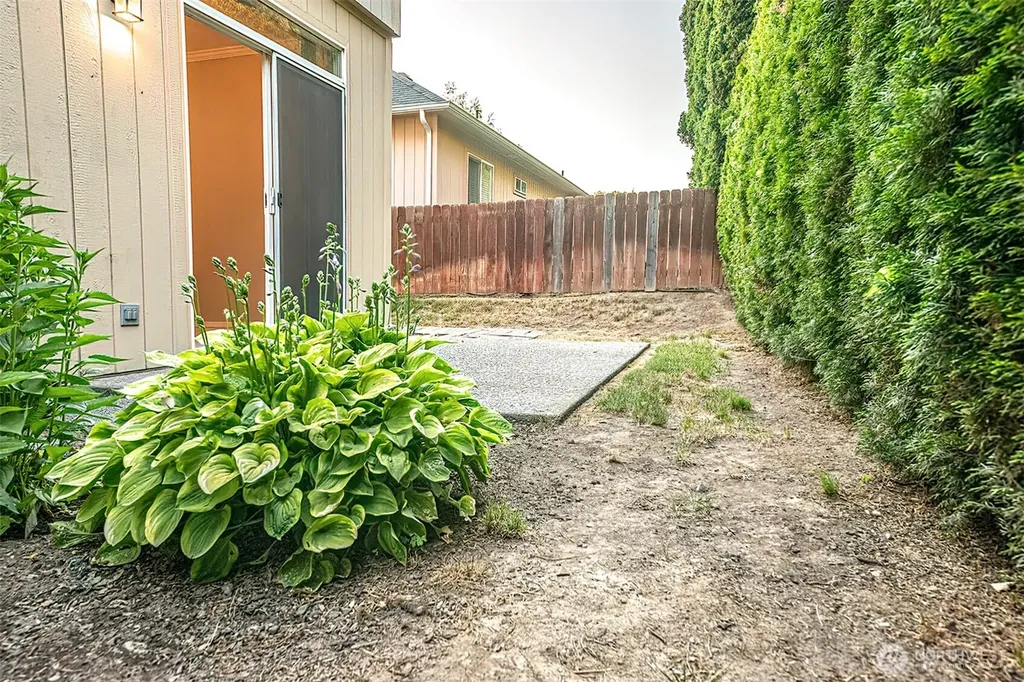 278 NE Deccio Road College Place WA 99324