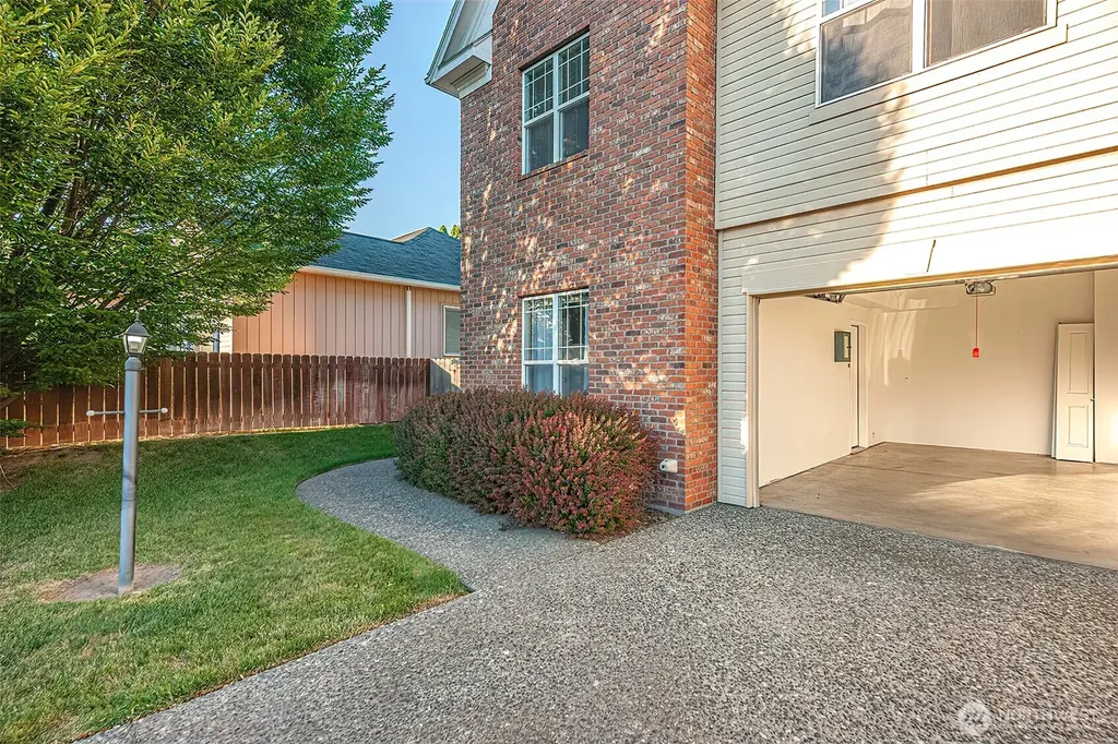 278 NE Deccio Road College Place WA 99324