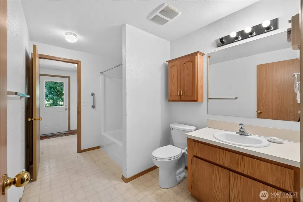 21619 185th Street E Orting WA 98360