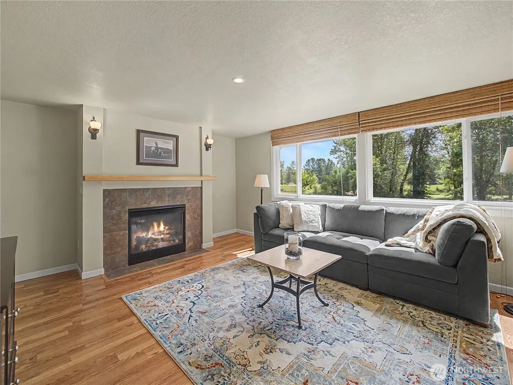 39428 200th Avenue SE Auburn WA 98092