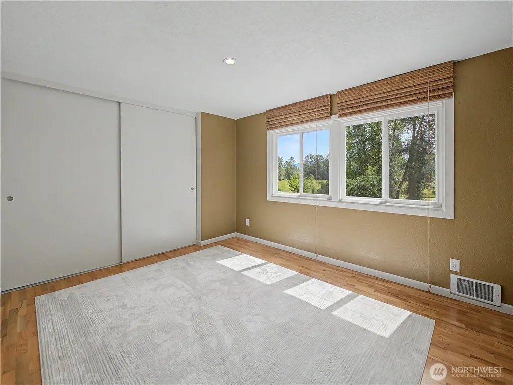 39428 200th Avenue SE Auburn WA 98092