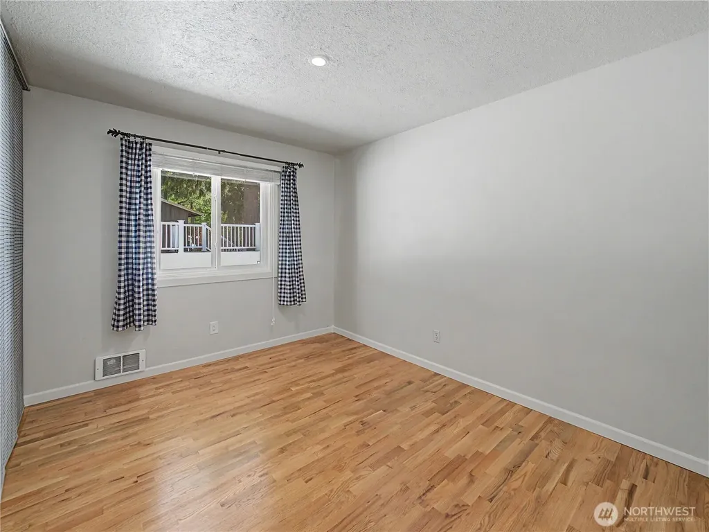 39428 200th Avenue SE Auburn WA 98092