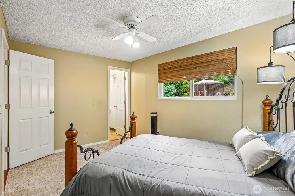 553 S 111th Street Seattle WA 98168