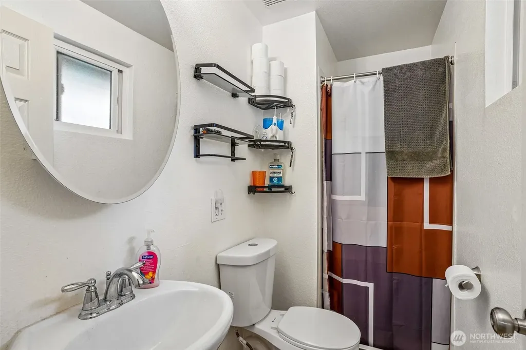 553 S 111th Street Seattle WA 98168