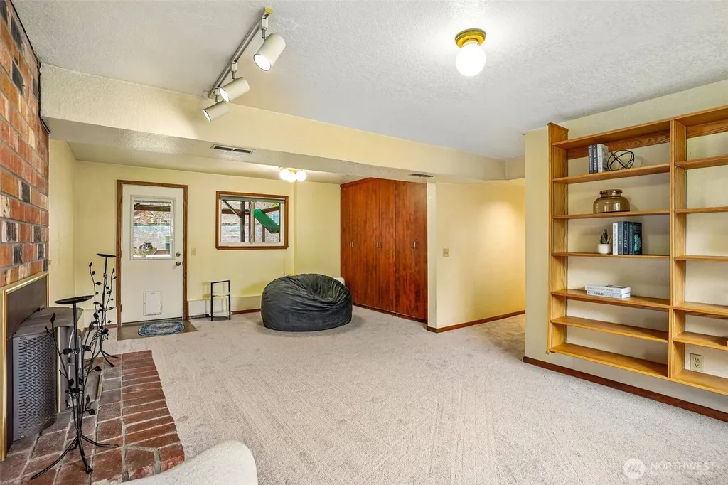 553 S 111th Street Seattle WA 98168